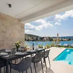 Luxury Beachfront L'amour With Heated Pool Near Sibenik Zaboric