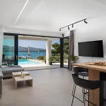 Luxury Beachfront L'amour With Heated Pool Near Sibenik
