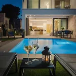 Luxury Beachfront L'amour With Heated Pool Near Sibenik Villa *
