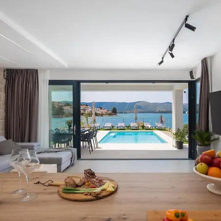 Villa Luxury Seaside L'amour With Pool In Sibenik - Zaboric