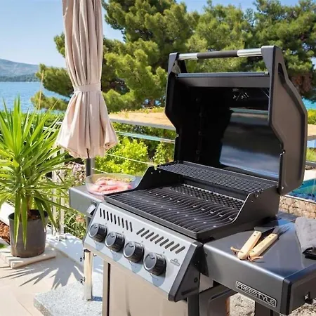 Luxury Seaside L'amour With Pool In Sibenik -