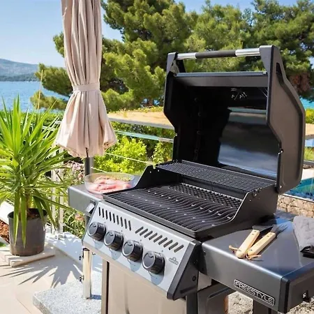 Villa Luxury Beachfront L'amour With Heated Pool Near Sibenik *