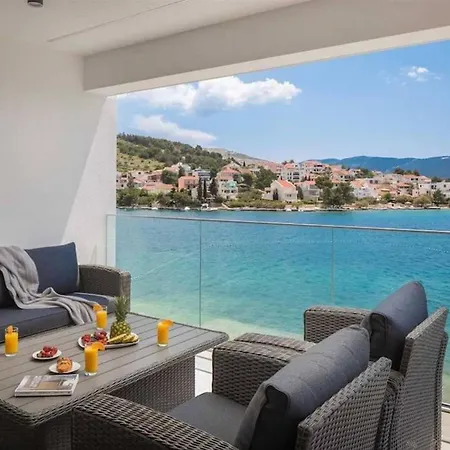 Villa Luxury Beachfront L'amour With Heated Pool Near Sibenik Zaboric