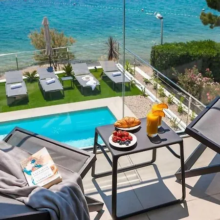 Luxury Beachfront L'amour With Heated Pool Near Sibenik Zaboric