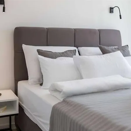 Luxury Beachfront L'amour With Heated Pool Near Sibenik Villa *