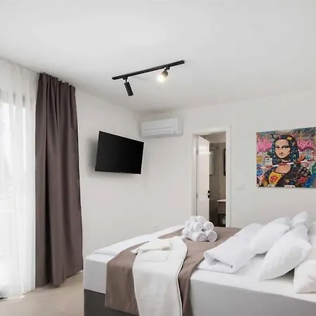 Villa Luxury Beachfront L'amour With Heated Pool Near Sibenik