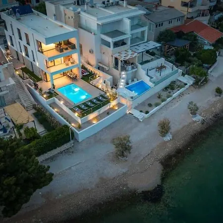 Luxury Beachfront L'amour With Heated Pool Near Sibenik *