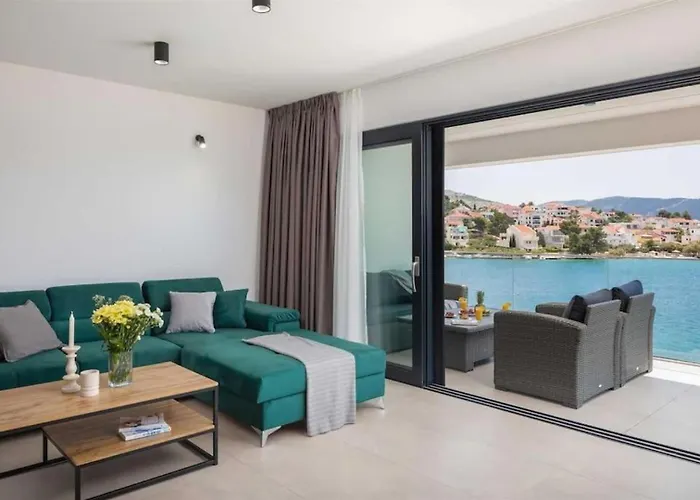 Luxury Seaside L'amour With Pool In Sibenik -