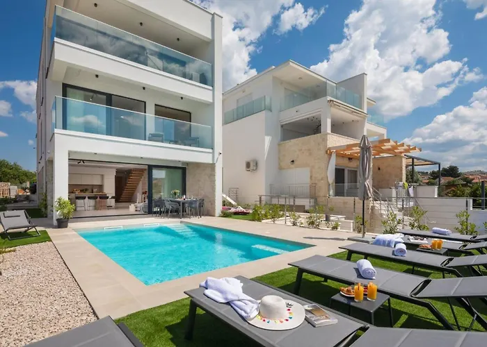 Luxury Seaside L'amour With Pool In Sibenik -