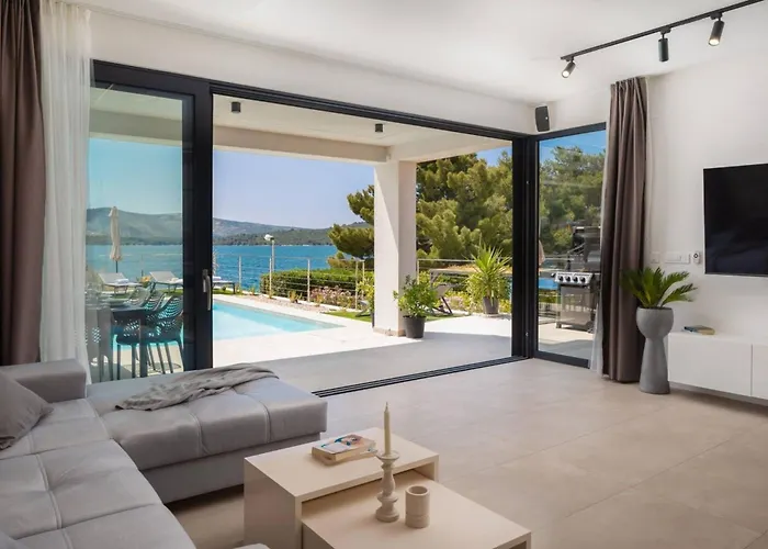 Villa Luxury Seaside L'amour With Pool In Sibenik -